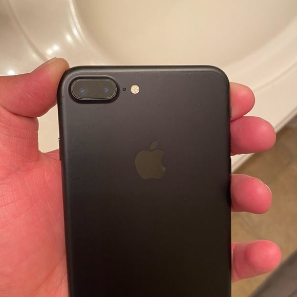iPhone 7 Plus - Black - 256GB - Picture 8 of 14